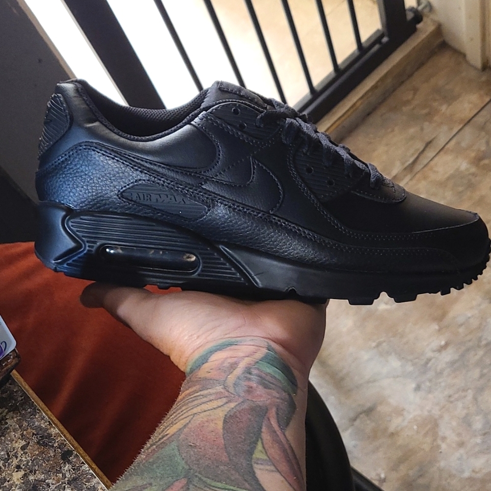 Triple black leather Air Max 90